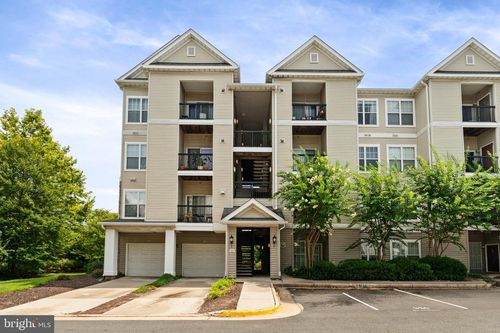 apt-i-5115 Travis Edward Way, CENTREVILLE, VA, 20120-3063 | Card Image