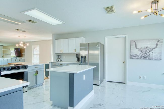 112 Springtree Holw, House other with 4 bedrooms, 3 bathrooms and null parking in Cibolo TX | Image 13