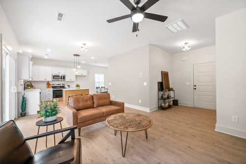 201 Wayne Hall Rd, Clarksville, TN, 37040-3675 | Card Image