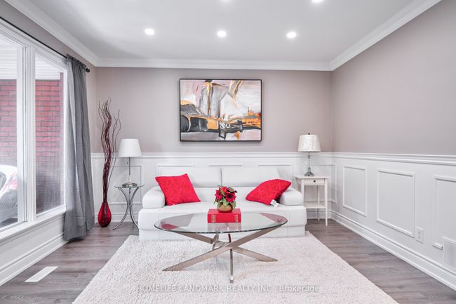 720 Emerson Ave, House other with 5 bedrooms, 2 bathrooms and 4 parking in Oshawa ON | Image 16