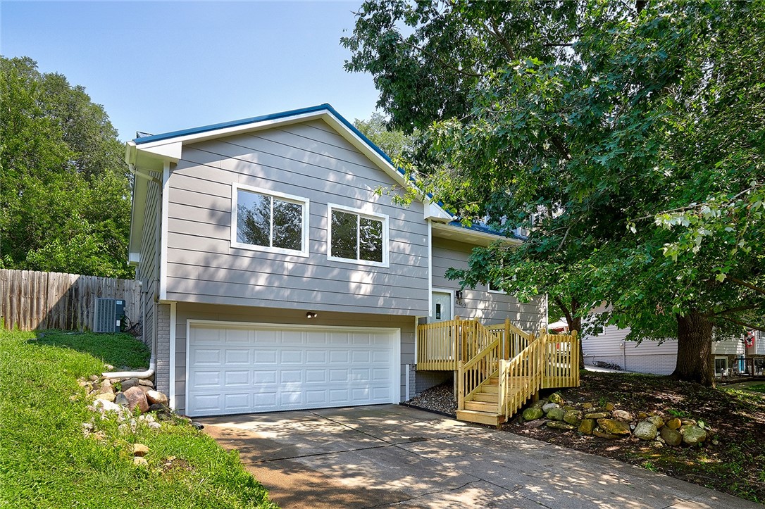 Lexington Dr, Pleasant Hill, IA 50327