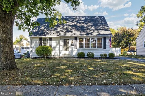 305 W 4th Ave, BARRINGTON, NJ, 08007-1016 | Card Image