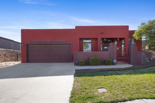 2205 Sun Chaser Pl, Las Cruces, NM, 88011-4086 | Card Image