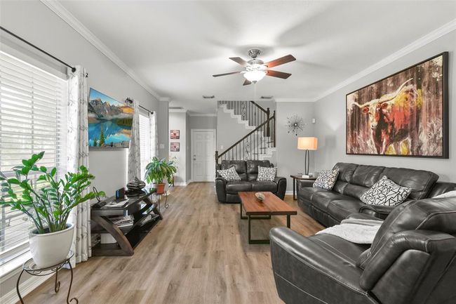 1110 Enclave Sq W, Townhouse with 3 bedrooms, 3 bathrooms and 2 parking in Houston TX | Image 10
