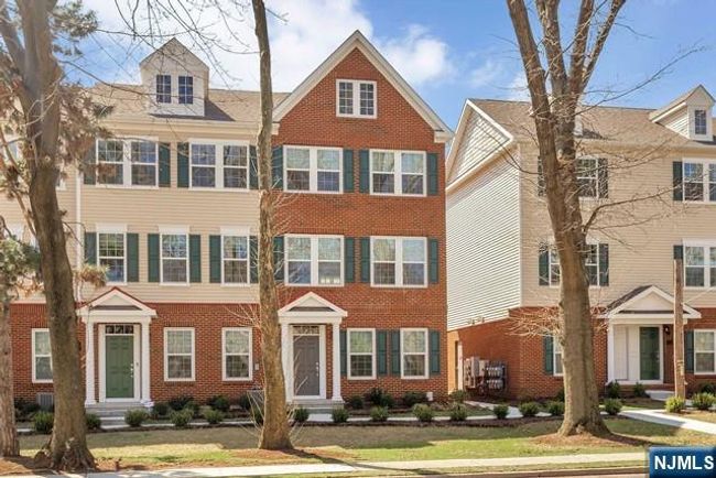 12-10 Plaza Rd, Townhouse with 3 bedrooms, 4 bathrooms and null parking in Fair Lawn NJ | Image 24