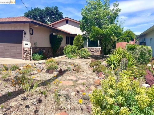 3115 Marvelle Ln, Concord, CA, 94518-1137 | Card Image