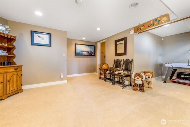 Entertainment, family/rec room | Image 19