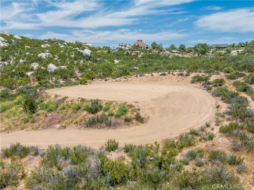 712 Rolling Hills Dr, Aguanga, CA, 92536-9670 | Card Image