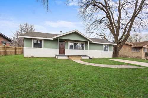 221 W Highland St, Siloam Springs, AR, 72761-4911 | Card Image