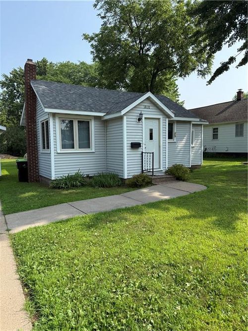 1010 Mansfield St, Chippewa Falls, WI, 54729-1719 | Card Image
