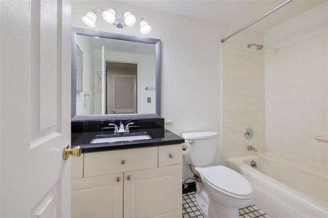 APT-1027 - 1501 Clairmont Rd, Condo with 2 bedrooms, 2 bathrooms and 1 parking in Decatur GA | Image 10