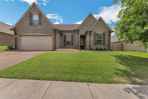10451 Redmond Cir N, Cordova, TN, 38016-5439 | Card Image