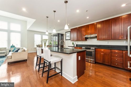 b428-1418 N Rhodes St, ARLINGTON, VA, 22209-2881 | Card Image