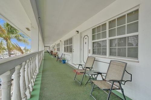 b314-5203 Ne 24th Ter, Fort Lauderdale, FL, 33308-3951 | Card Image
