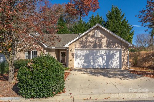 412 Wiltshire Cir, Fletcher, NC, 28732-8317 | Card Image