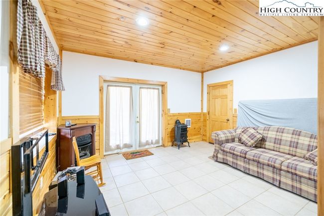 11 Lucky Lakes Rd, House other with 2 bedrooms, 3 bathrooms and null parking in Grassy Creek NC | Image 33