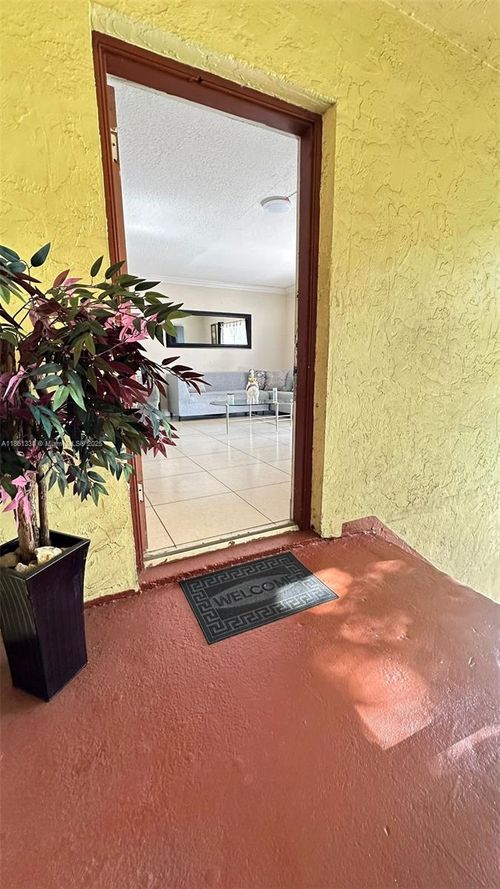 e-8007 W 6th Ave, Hialeah, FL, 33014-4104 | Card Image