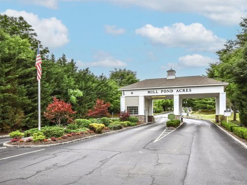 174 Pond View Dr, Port Washington, NY, 11050-2468 | Card Image