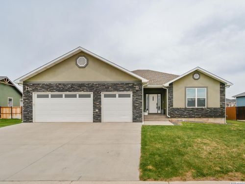 4313 Mojave Dr, Laramie, WY, 82072-6928 | Card Image