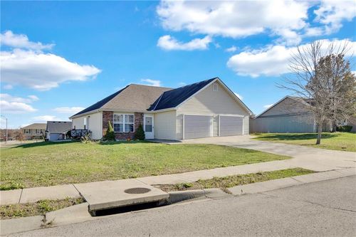 212 Birdie Drive, Pleasant Hill, MO, 64080 | Card Image