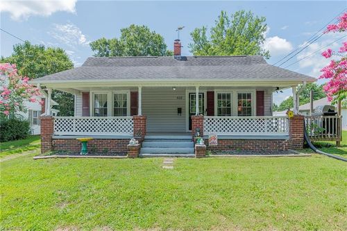 608 W Washington St, Mayodan, NC, 27027-2526 | Card Image