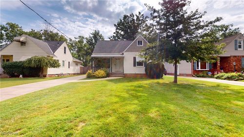 6825 Orchard Blvd, Parma Heights, OH, 44130-4233 | Card Image