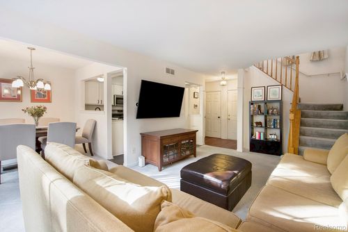 3129 Village Cir, Ann Arbor, MI, 48108-2245 | Card Image