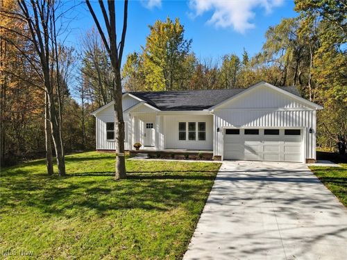 986 Evening Star Dr, Roaming Shores, OH, 44085-9780 | Card Image