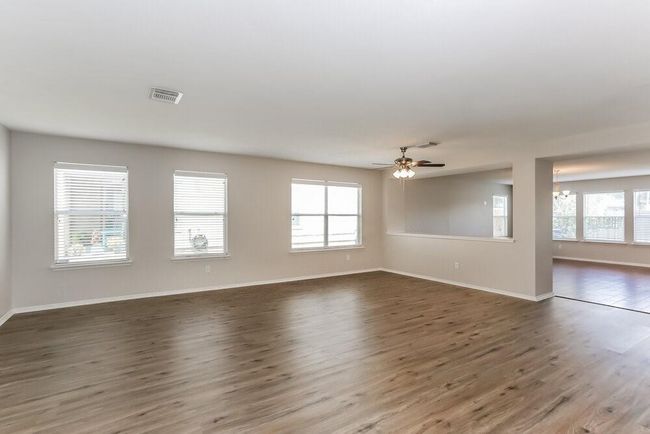 22910 Twisting Pine Dr, House other with 4 bedrooms, 3 bathrooms and 2 parking in Spring TX | Image 4