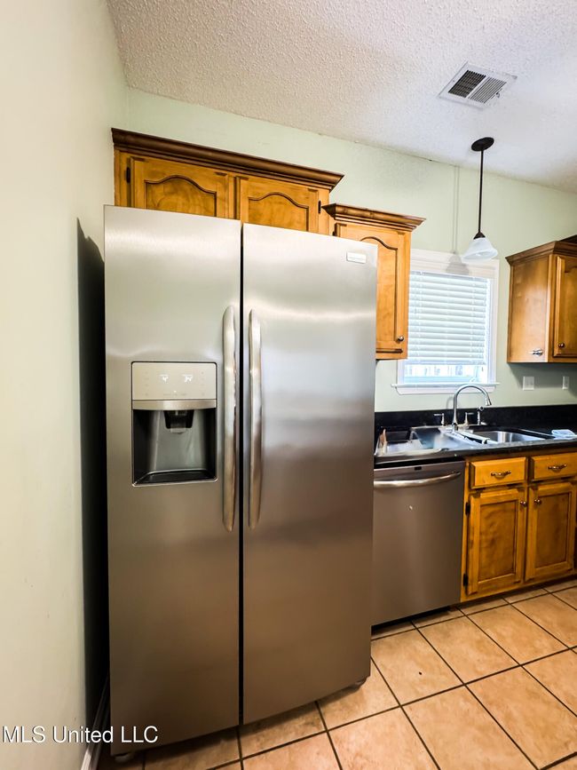 Stone Cross Refrigerator | Image 28