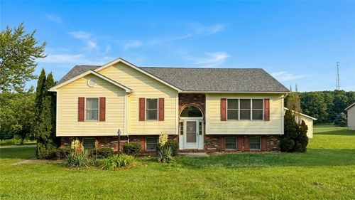 198 Eagle Mill Rd, Butler, PA, 16001-8725 | Card Image