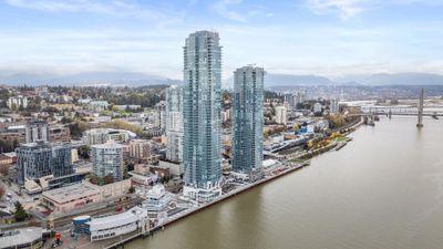 2907 - 680 Quayside Dr, Condo with 2 bedrooms, 2 bathrooms and 1 parking in New Westminster BC | Image 1