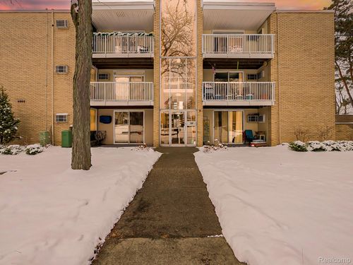 4905 Crooks A2 Road, Royal Oak, MI, 48073 | Card Image