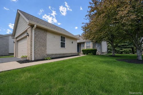 5-12140 Noonan Ct, Utica, MI, 48315-5865 | Card Image