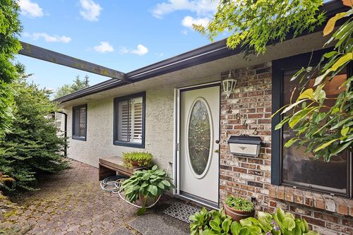 4643 55 St, Delta, BC, V4K3P6 | Card Image