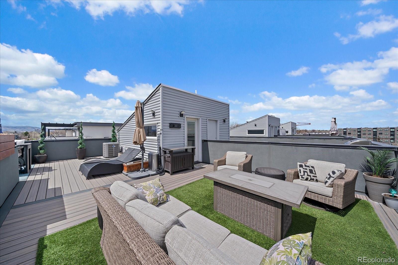 16th Ave, Denver, CO 80204