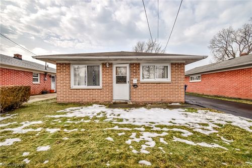 346 Parkway Dr, Eastlake, OH, 44095-1419 | Card Image