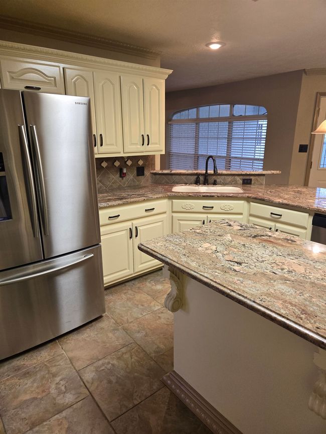 7908 Tom Dr, House other with 3 bedrooms, 2 bathrooms and null parking in Port Arthur TX | Image 6