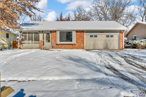 5824 Sw 28th Ter, Topeka, KS, 66614-2424 | Card Image