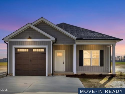 606 S Vance St, Fremont, NC, 27830-4403 | Card Image