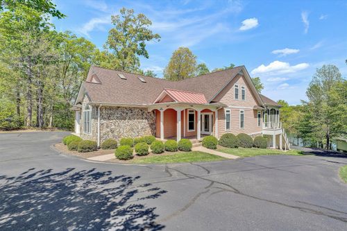250 Deerwood Dr, Huddleston, VA, 24104-3310 | Card Image