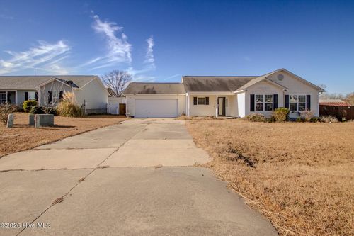 102 Harmony Way, Richlands, NC, 28574-8419 | Card Image