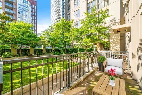 th8-989 Richards St, Vancouver, BC, V6B6R6 | Card Image