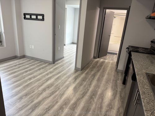 275 Larch St, Waterloo, ON, N2L3R2 | Card Image