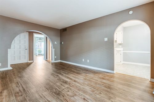 1071-15926 Stillwood St, Dallas, TX, 75248-3528 | Card Image