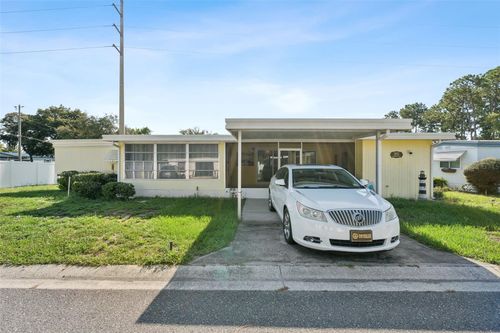 20 Hawaiian Way, LEESBURG, FL, 34788-8661 | Card Image