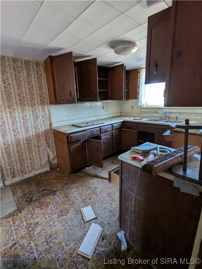6140 N White River Rd, Home with 6 bedrooms, 2 bathrooms and null parking in Campbellsburg IN | Image 25