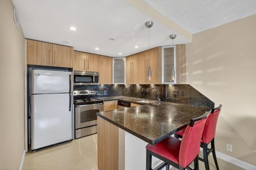 a4-2900 Ne 30th St, Fort Lauderdale, FL, 33306-1902 | Card Image
