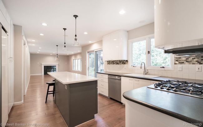 06 beacon hill kitchen expanse.jpeg | Image 5