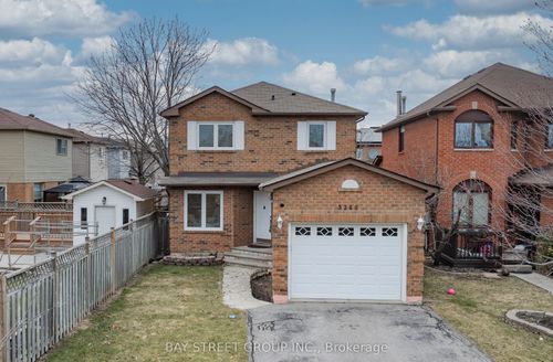 3249 Greenbelt Cres, Mississauga, ON, L5N5X8 | Card Image